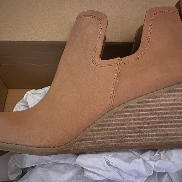 Brand New Toms Kallie Wedge Boot - Picture 2 of 5